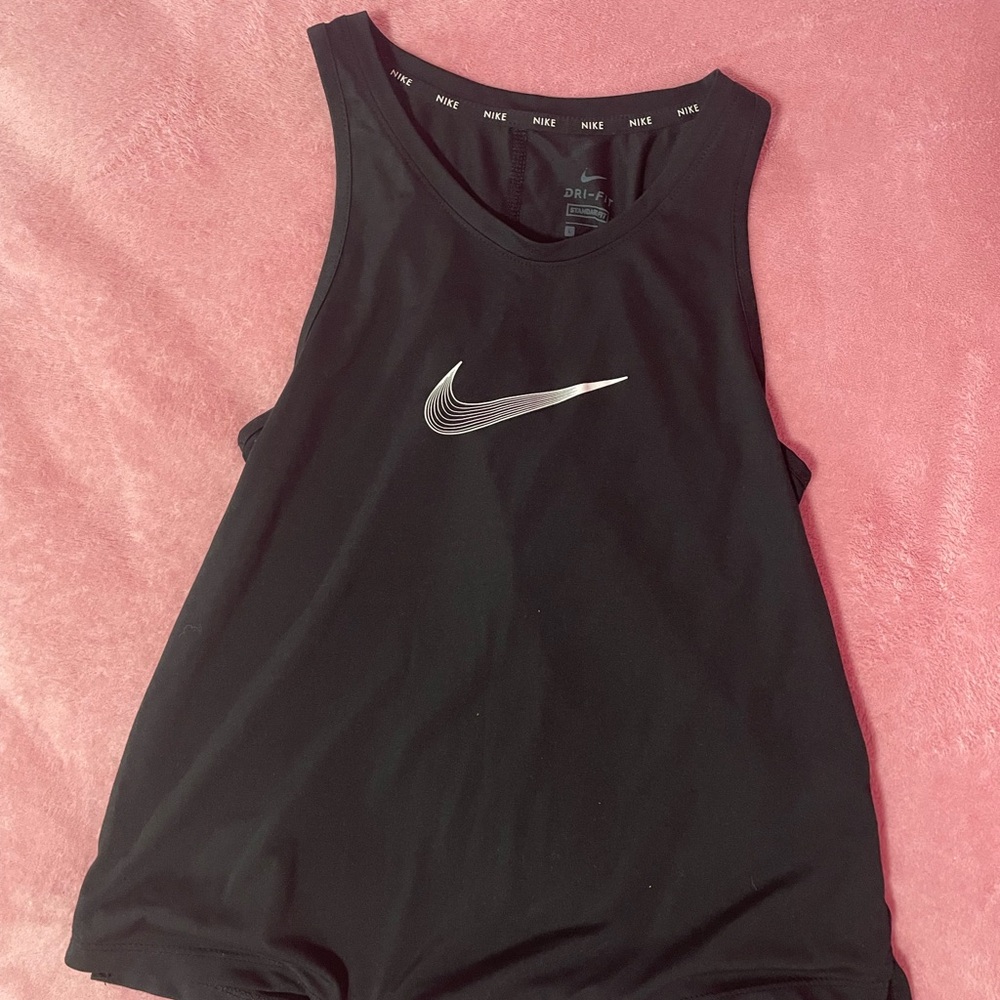 Nike Black Sleeveless Relaxed Tank Top